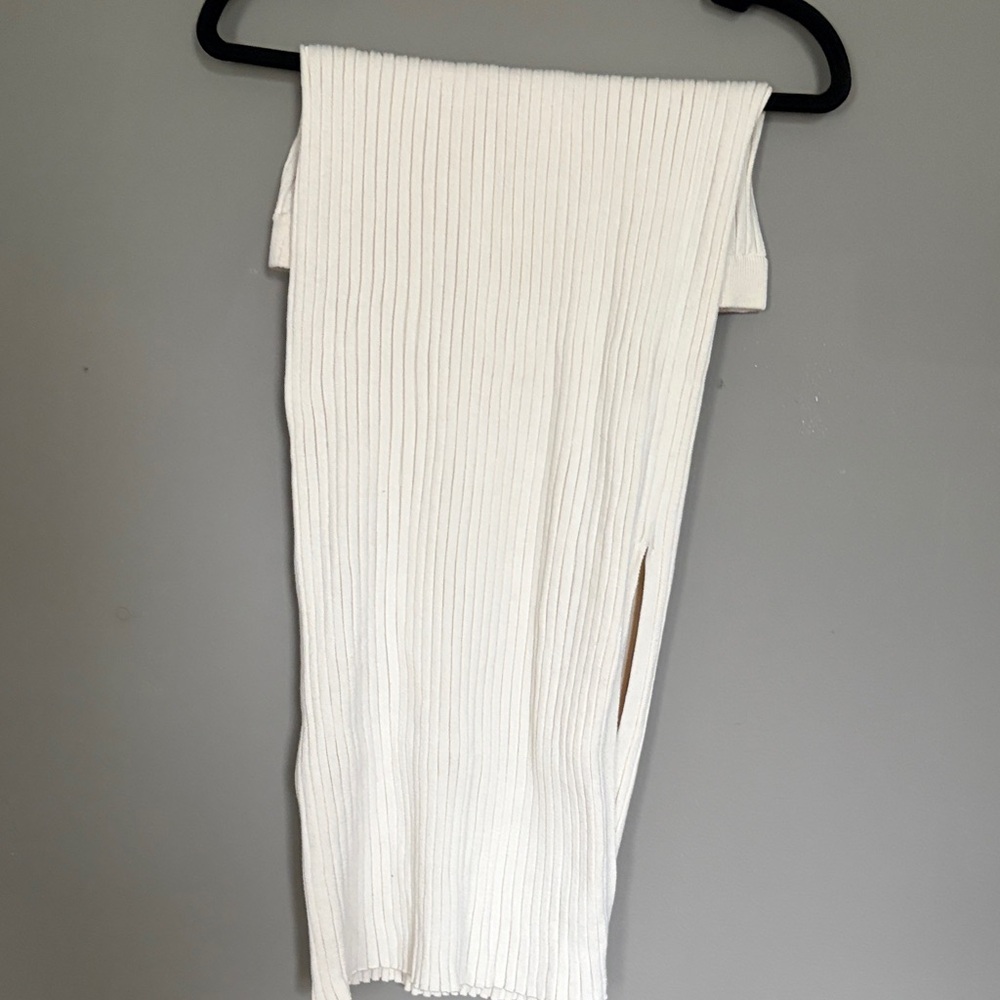 Elegant Cream Ribbed Skirt